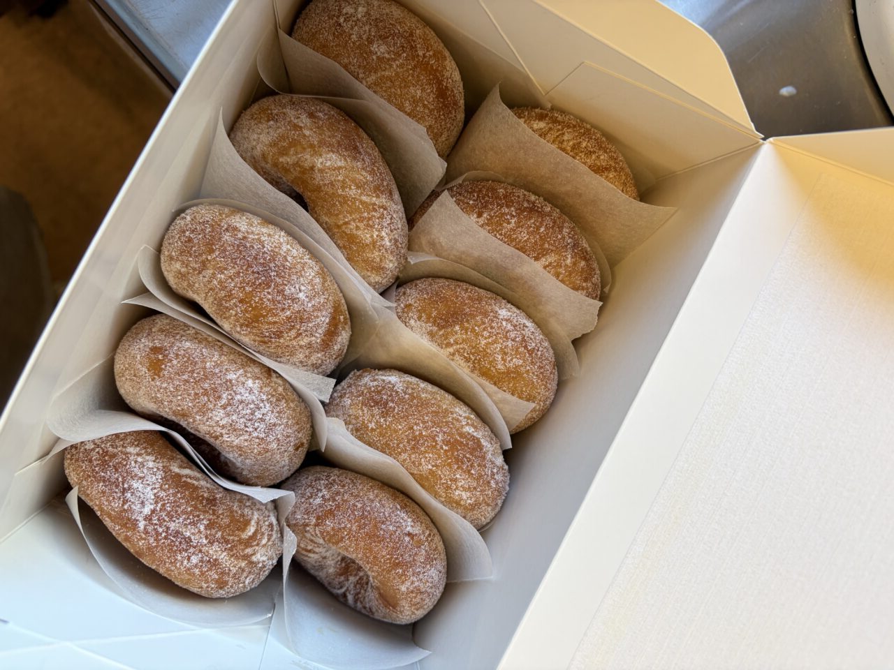 8 WEEKS DONUTS STAND